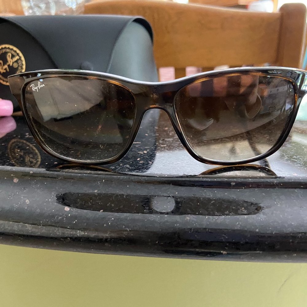 Brand new Ray Ban sunglasses